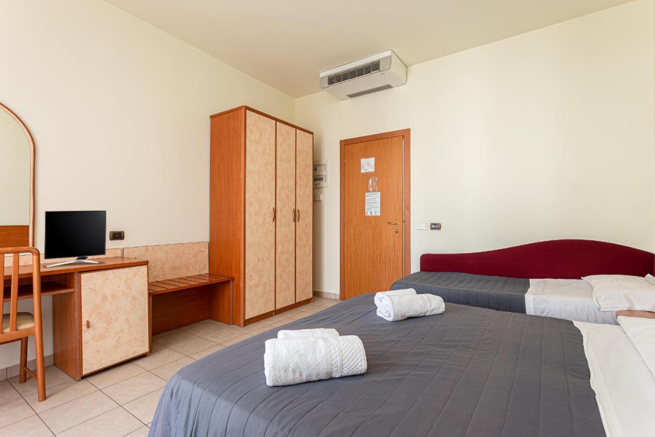 Hotel Villa Maria 체제나티코 외부 사진