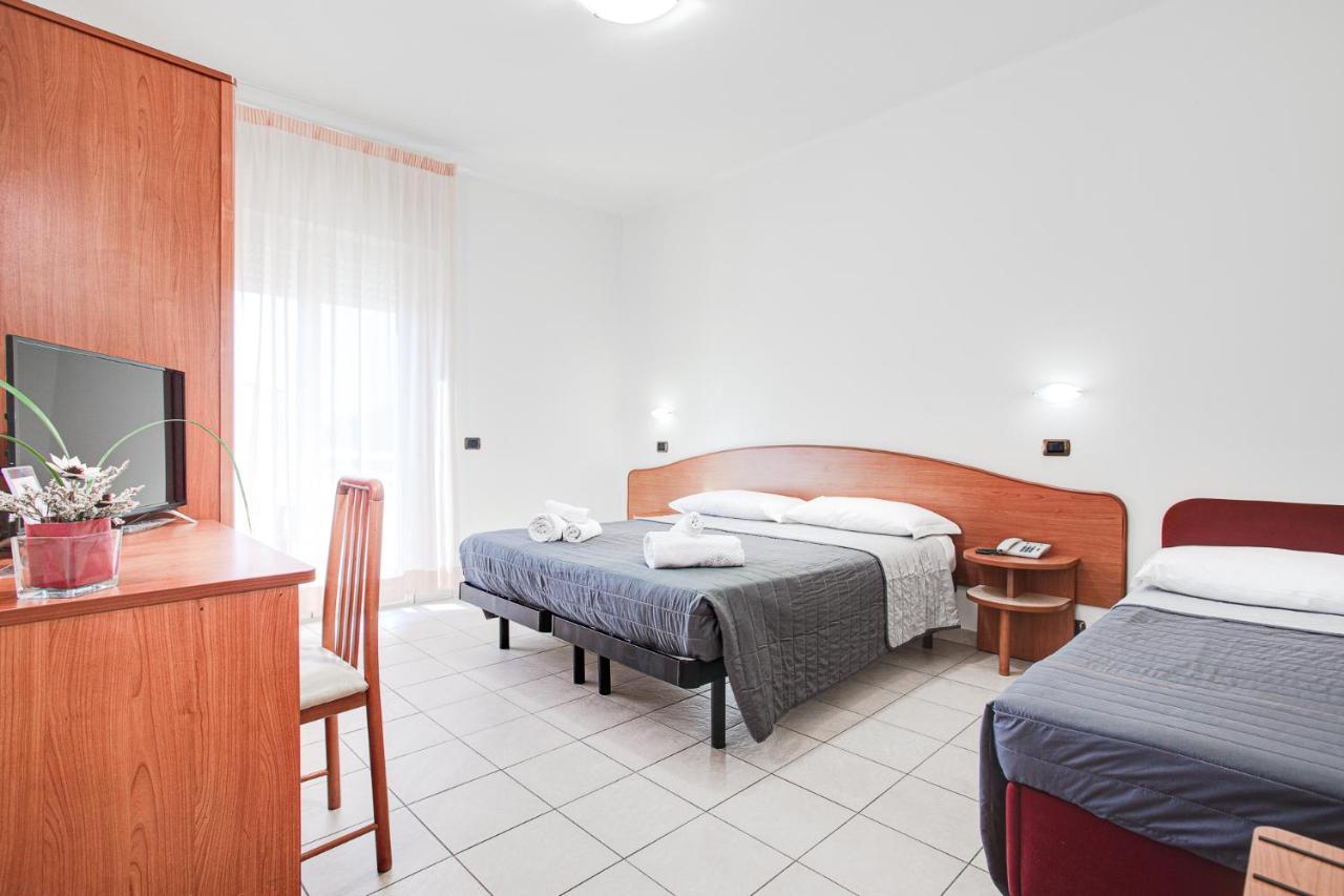 Hotel Villa Maria 체제나티코 외부 사진