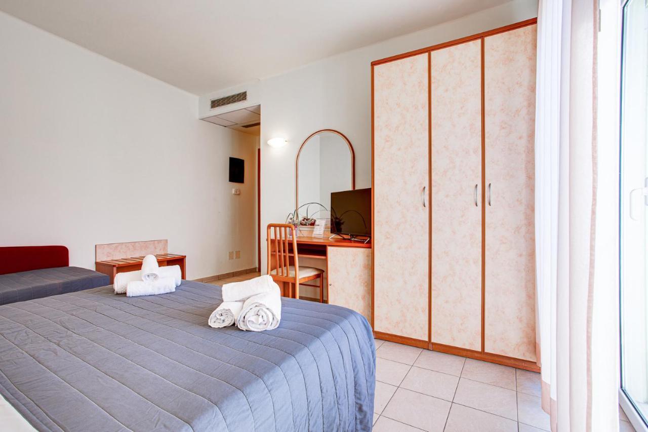 Hotel Villa Maria 체제나티코 외부 사진